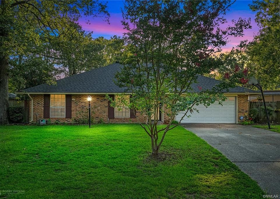 1st image of 211 Sherwood Ln