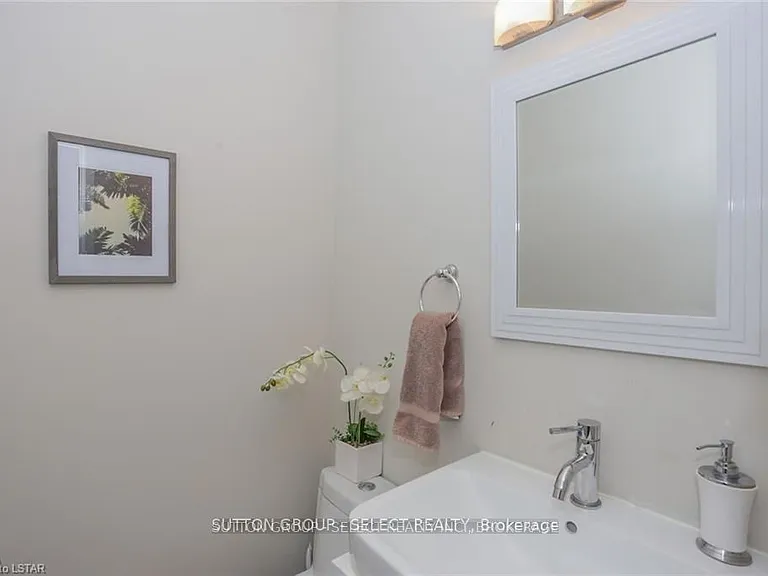 70 Fiddlers Green Rd #22 — Photo 12