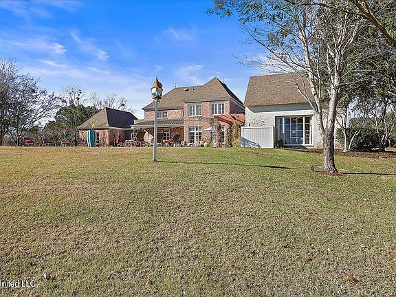 5th image of 106 Cove Ln