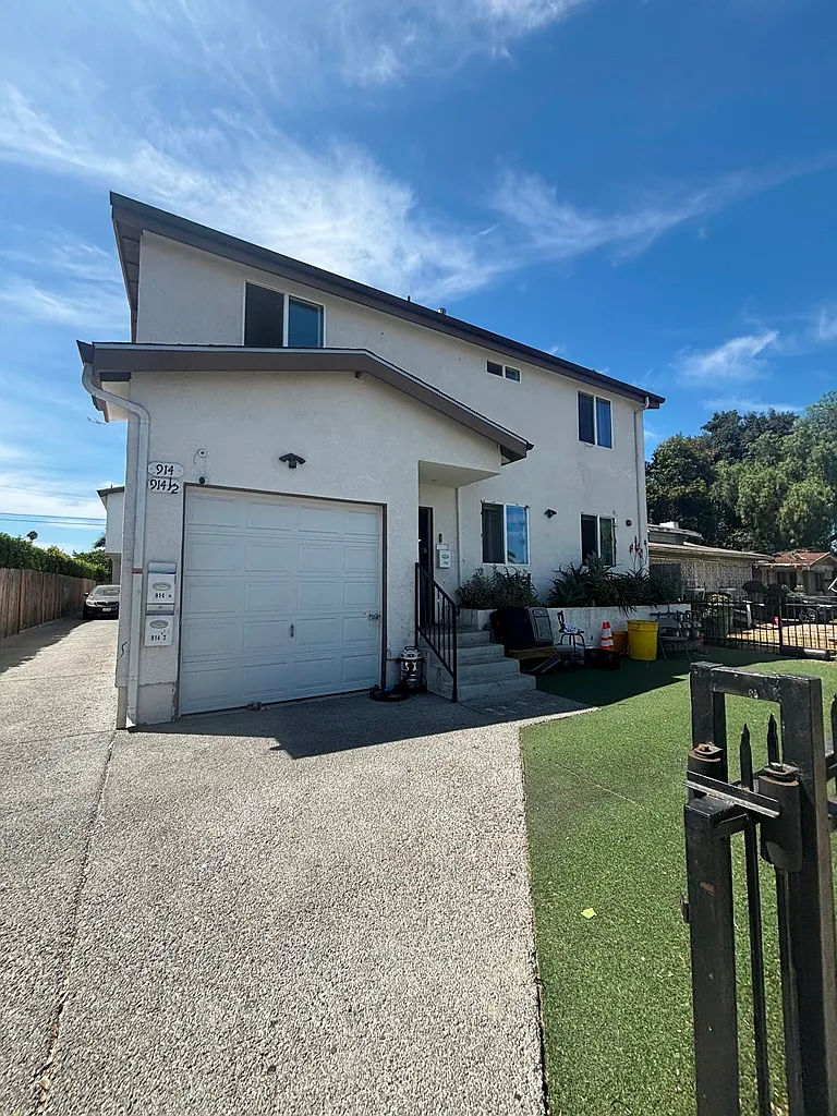5 bed, 2.5 bath, 1862 sqft, $3,850 — Photo 1