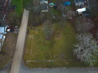 1458 Knickerbocker Ave, Flint, MI 48505