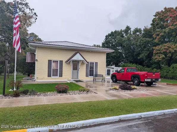 122 W Sherman St, Carson City, MI 48811