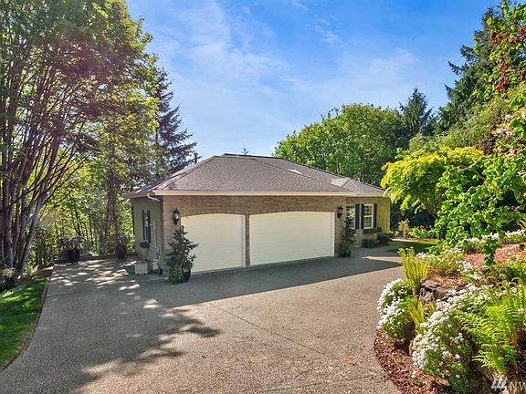 2nd image of 1262 NE Keyport Hills Dr