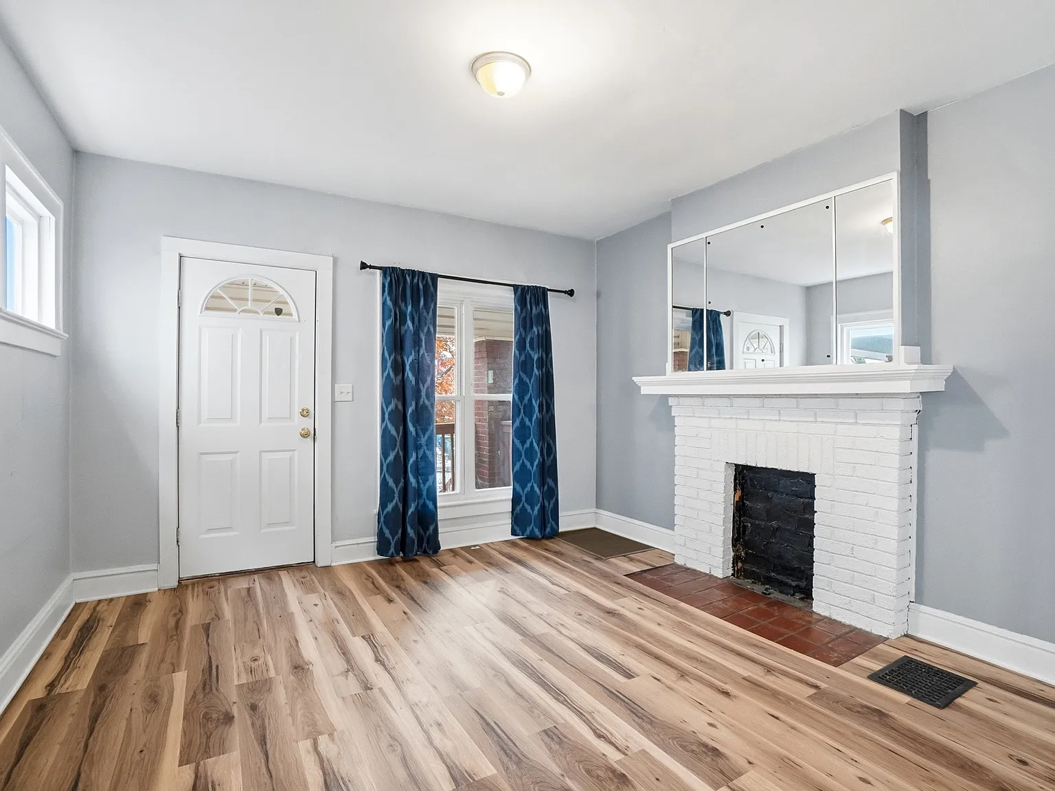 3 bed, 1100 sqft, $1,500 — Photo 3
