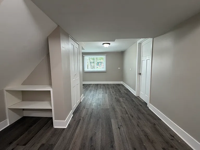 527 W 16th Pl — Photo 10