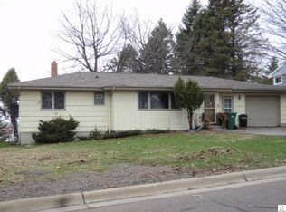 203 N Oak Bend Dr, Duluth, MN 55811