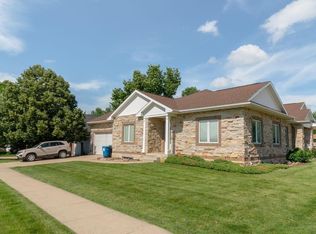 3814 Eastpark Rd, Cedar Falls, IA 50613