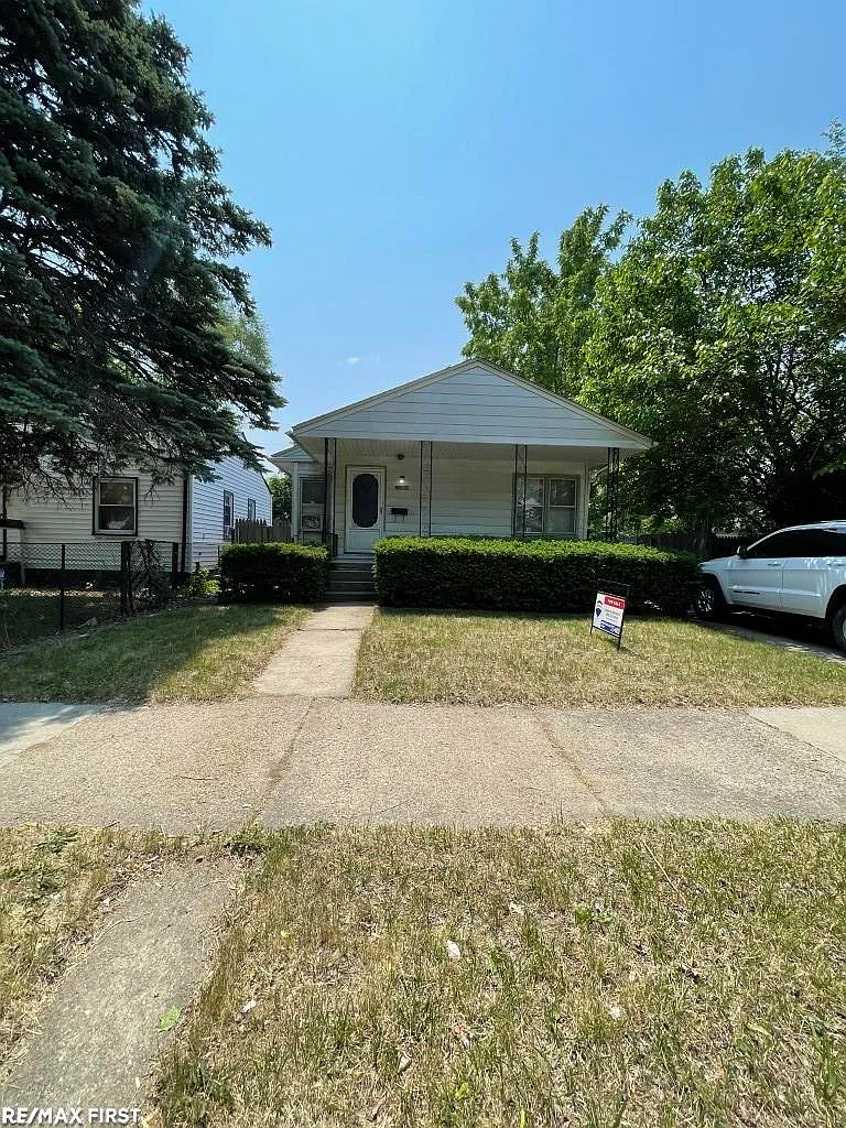 13364 Prospect Ave photo 1