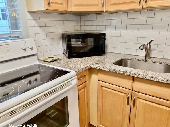 3225 NE 16th St #9A