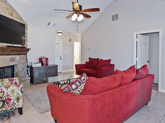 4th image of 706 Nelson Dr