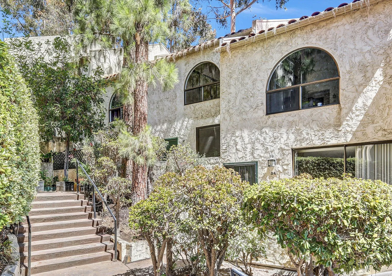 Move In Special! Beautiful 2 BD, 2 BA Condo in the Heart of La Mesa! — Photo 3