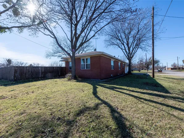 501 S Main St, Henrietta, TX 76365