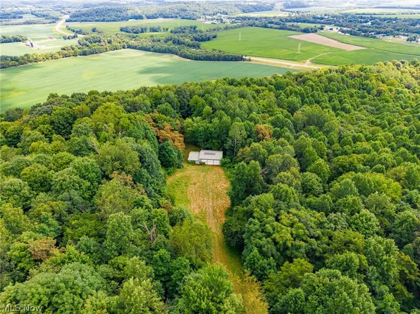 Hill Rd, Dresden, OH 43821