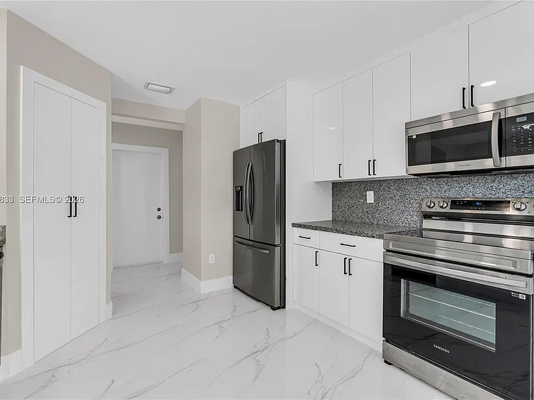 15834 SW 101st St — Photo 7