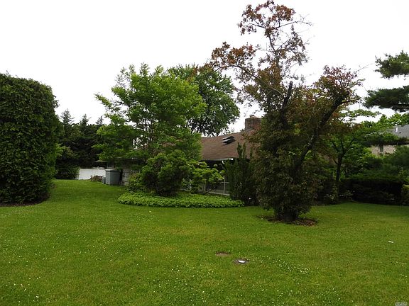 2nd image of 25 Sherwood Ln