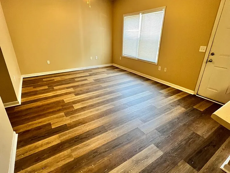 303 N Ross St #109 — Photo 2