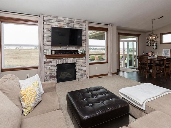 3rd image of 5707 NE Hillcrest Dr