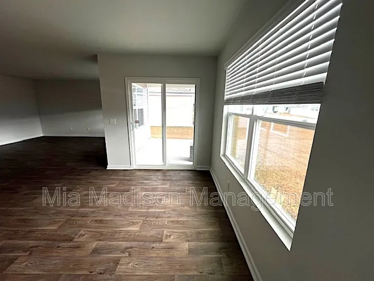 214 Barbados Rd — Photo 9