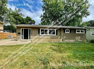 3100 S Carter Pl, Sioux Falls, SD 57105