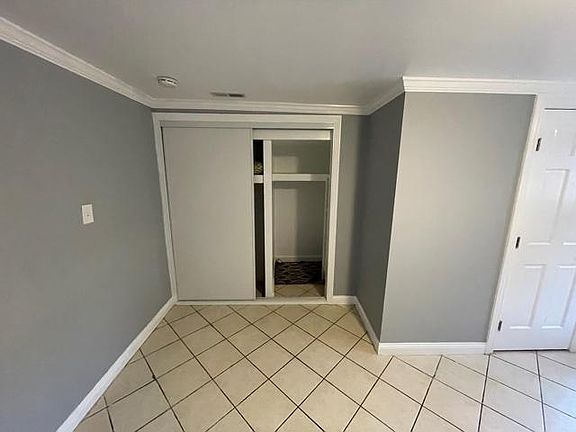 3rd image of 2498 Illinois St