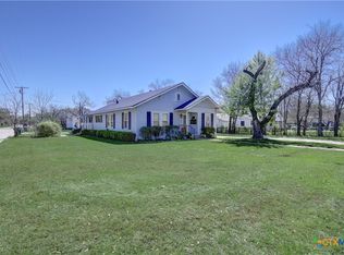 1135 N Penelope St, Belton, TX 76513