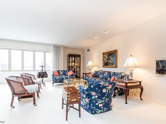 5th image of 22655 Chagrin Blvd APT 406