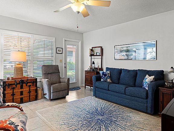 4th image of 35 Pine Arbor Ln