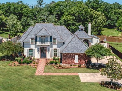 1060 Angelwood Cir, Breaux Bridge, LA, 70517