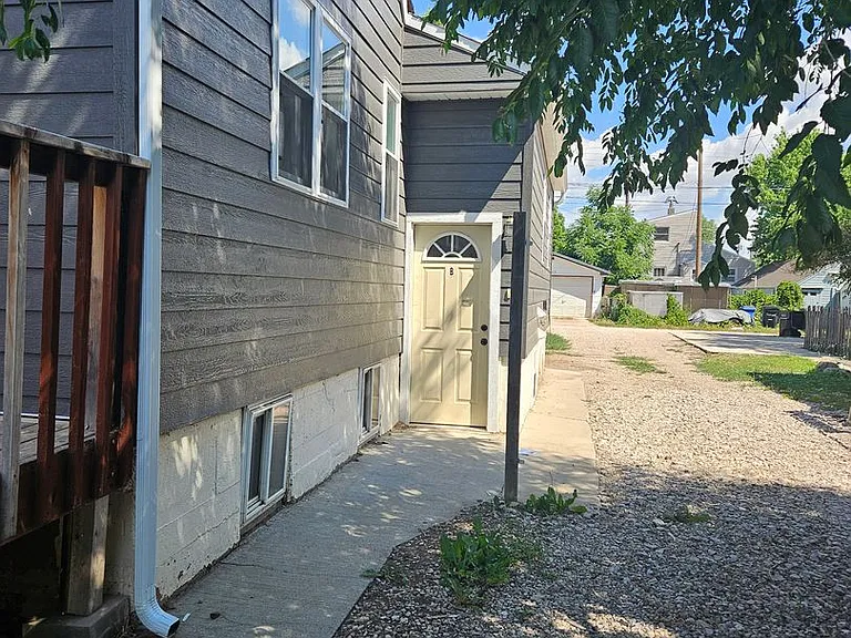 414 E Philadelphia St — Photo 2