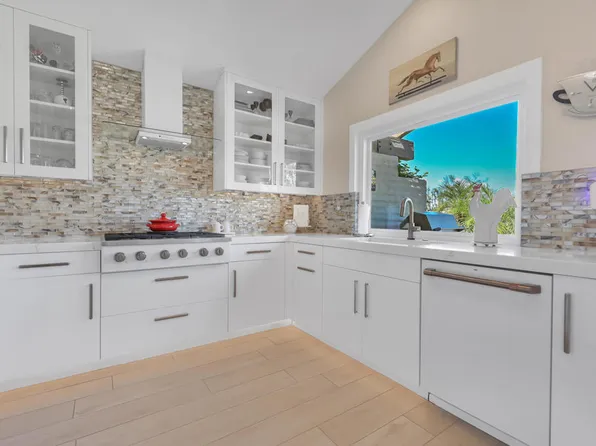 132 Running Springs Dr, Palm Desert, CA 92211