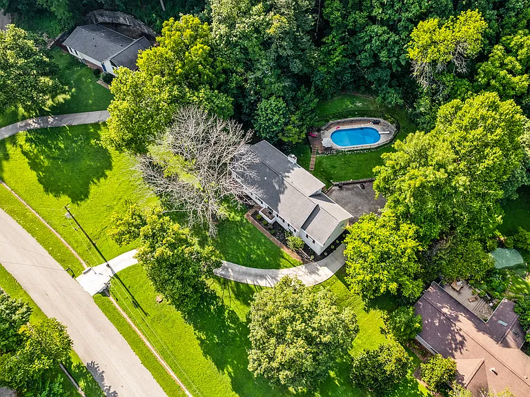 6616 Valley Dr — Photo 44