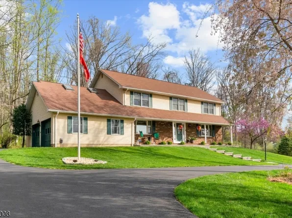 6 Camila Dr, Franklin Twp., NJ 08867