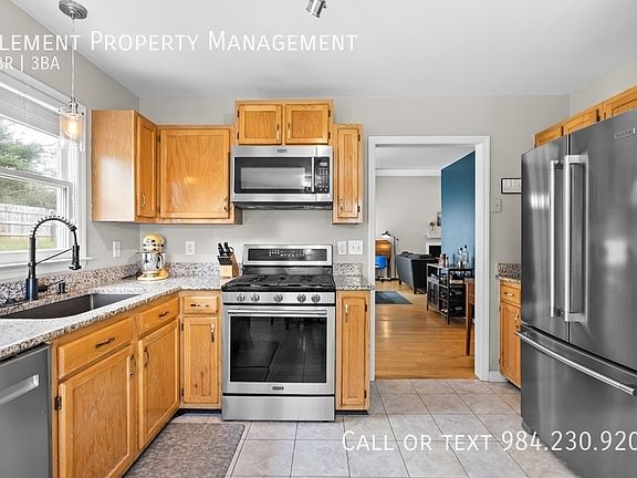 3rd image of 3 Mountain Lake Ct
