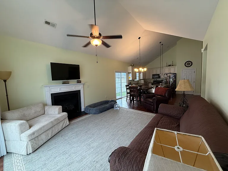140 Aynsley Ln — Photo 30