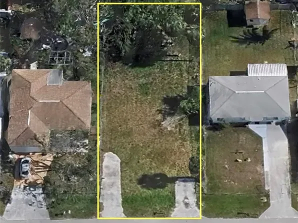 5238 SE Holland ST, NAPLES, FL 34113