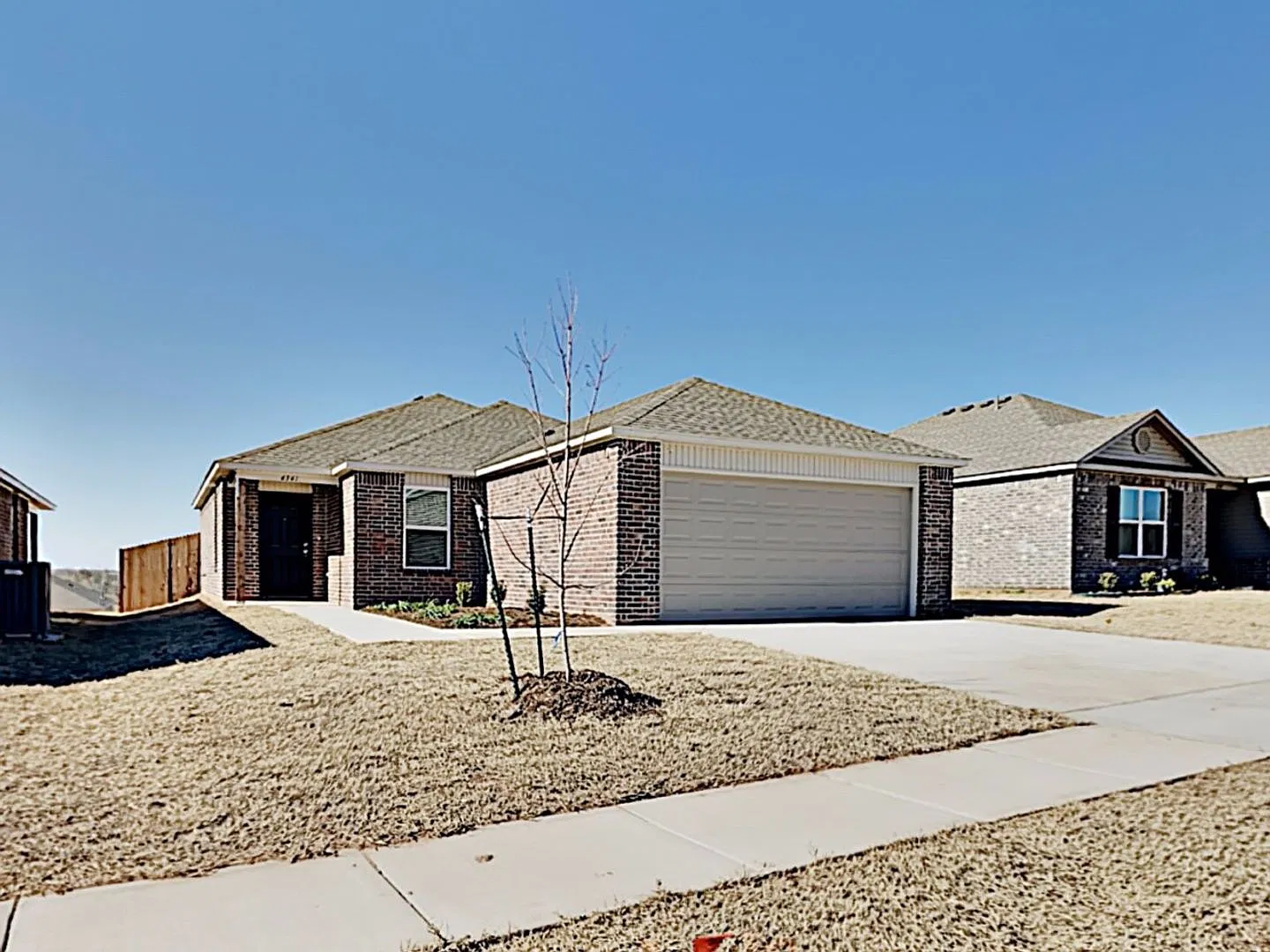 Very Nice 3 Bedroom 2 Bath Home in Mustang Schools — Photo 1