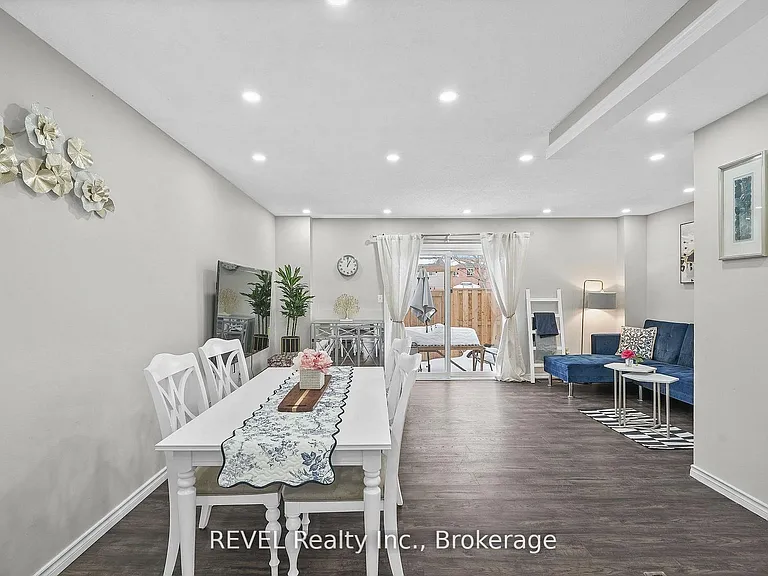 65 Dorchester Blvd #80 — Photo 9