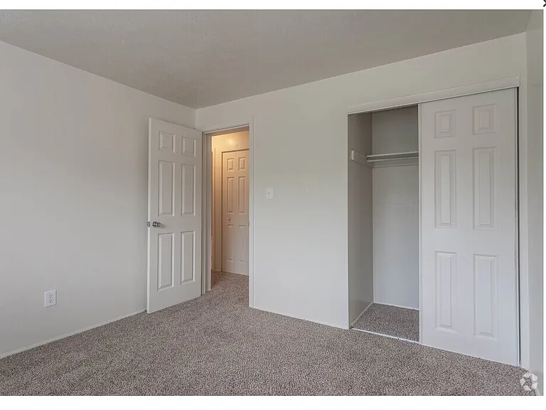 Mystic Creek Apartments — Photo 9