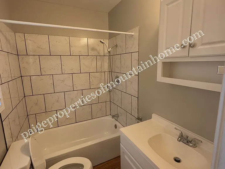 517 E 13th St #519 — Photo 4