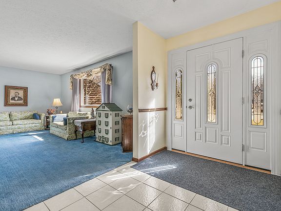 2nd image of 2114 Apple Dr