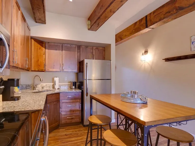 200 Granite St — Photo 2
