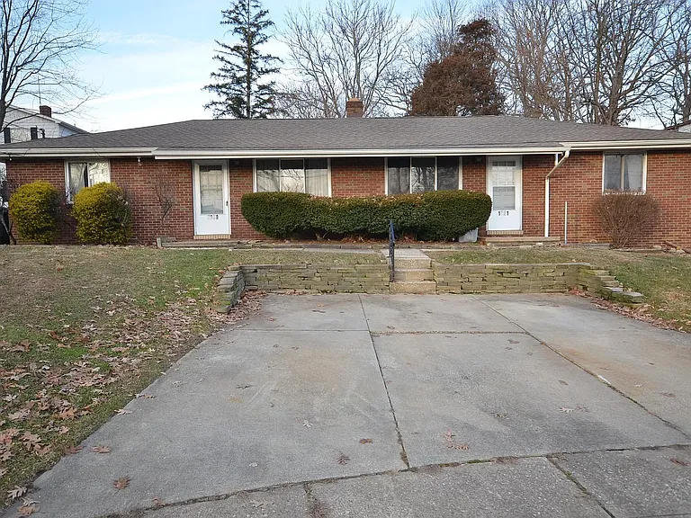 1359 Brittain Woods Rd — Photo 1