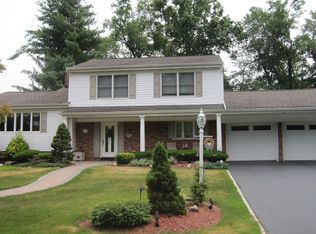 10 Furman Dr, Wayne, NJ 07470