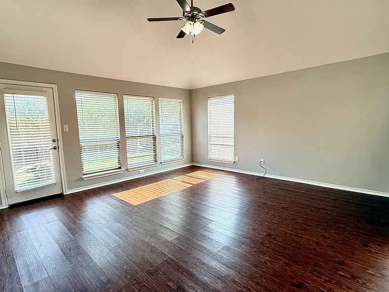 412 Windridge Dr — Photo 11