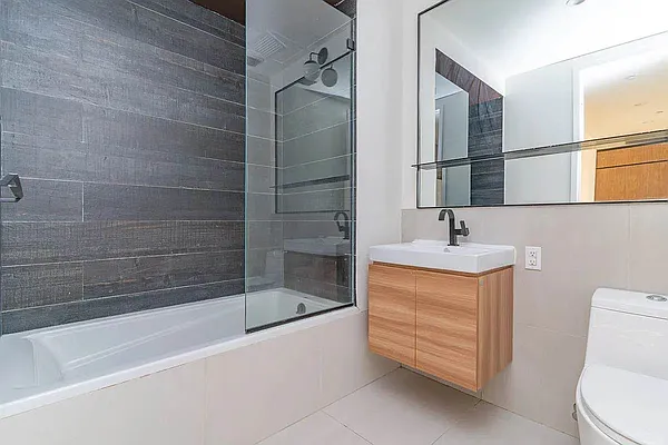 Rented by Artur Gutman, LREB | media 45