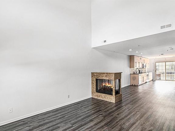 3rd image of 3274 Camden Dr #3274