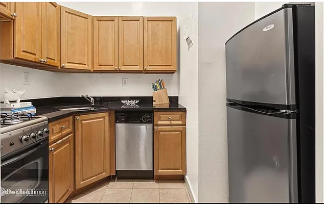 Rented by Douglas Elliman | media 6