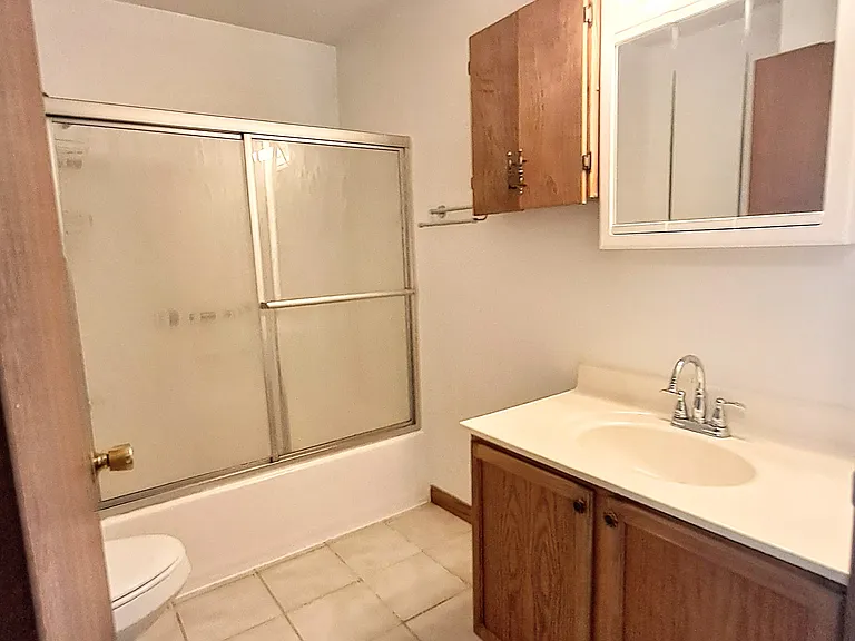 950 N Larson St — Photo 10
