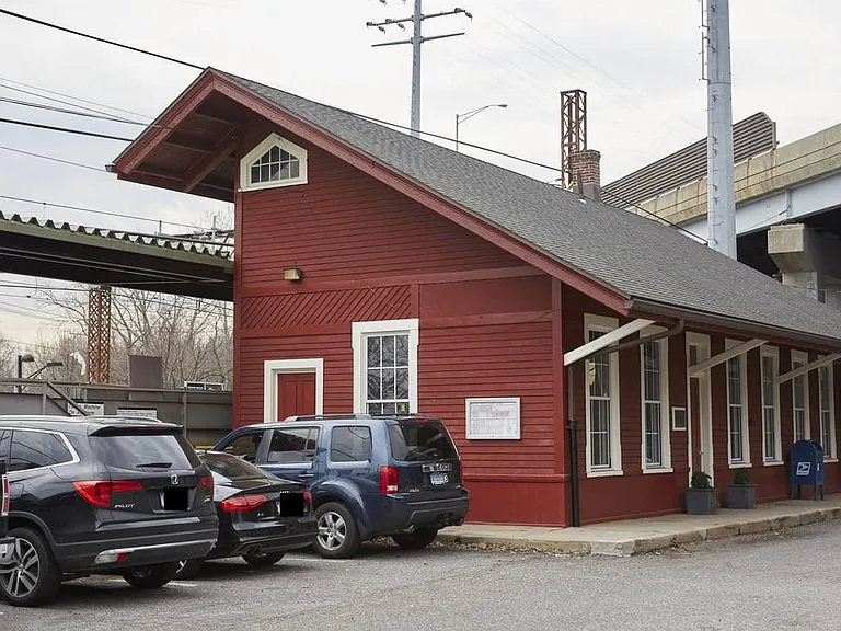 Cos Cob Train Station