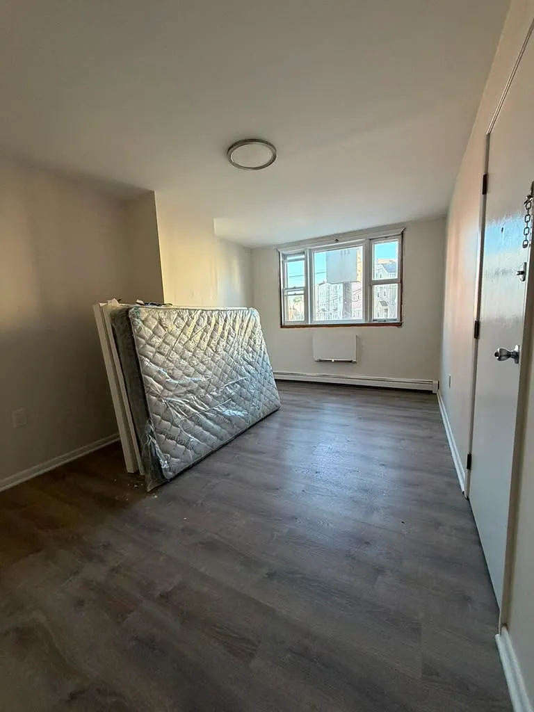 1 bed, $1,600 — Photo 2